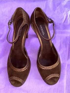 AEROSOLES Brown Suede ankle strap peep toe Heels with bronze metallic trim